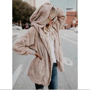 1 LEFT NWT Beige Fur Sherpa Oversized Jacket
